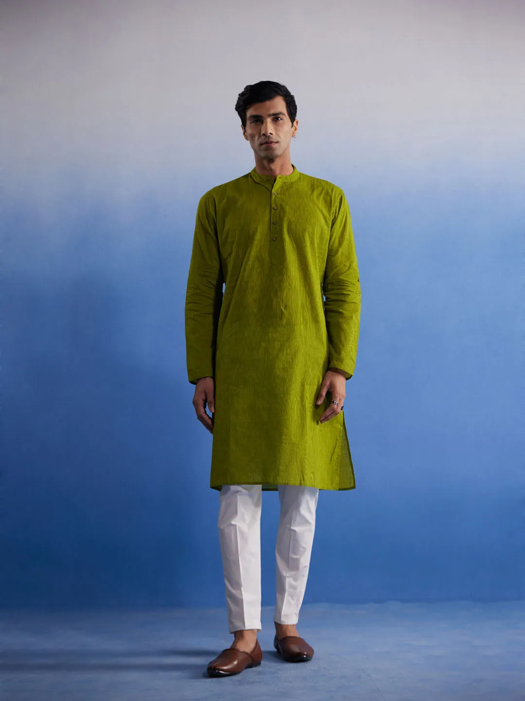 SHVAAS By VASTRAMAY Men's Green Pure Cotton Handloom Kurta